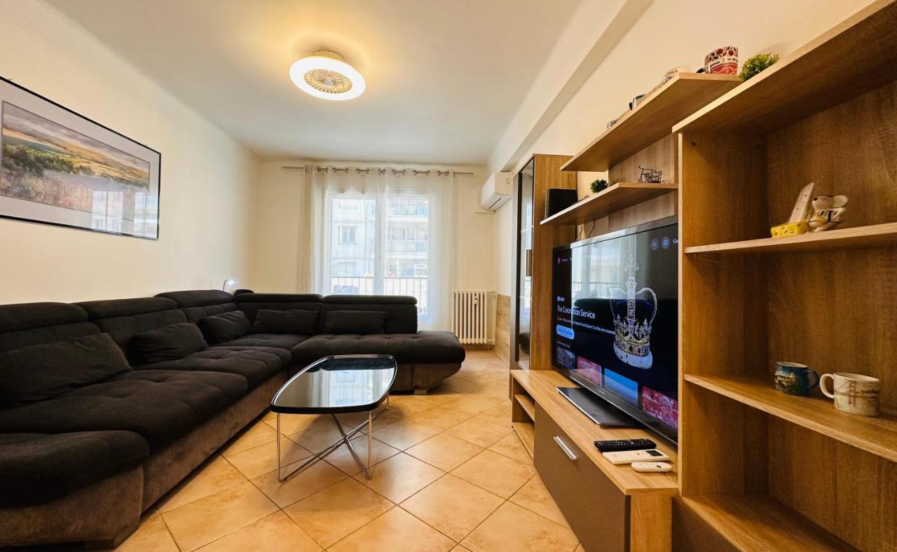 The Nice - 3 Rooms, 3Air Cond, 3Tv, 3Fans, 2 Wc, Wifi Everywhere 5Min Aeroport, Train, Beach, 1Min Tram, 15 Min Centre, Port, Parking Possible Zewnętrze zdjęcie