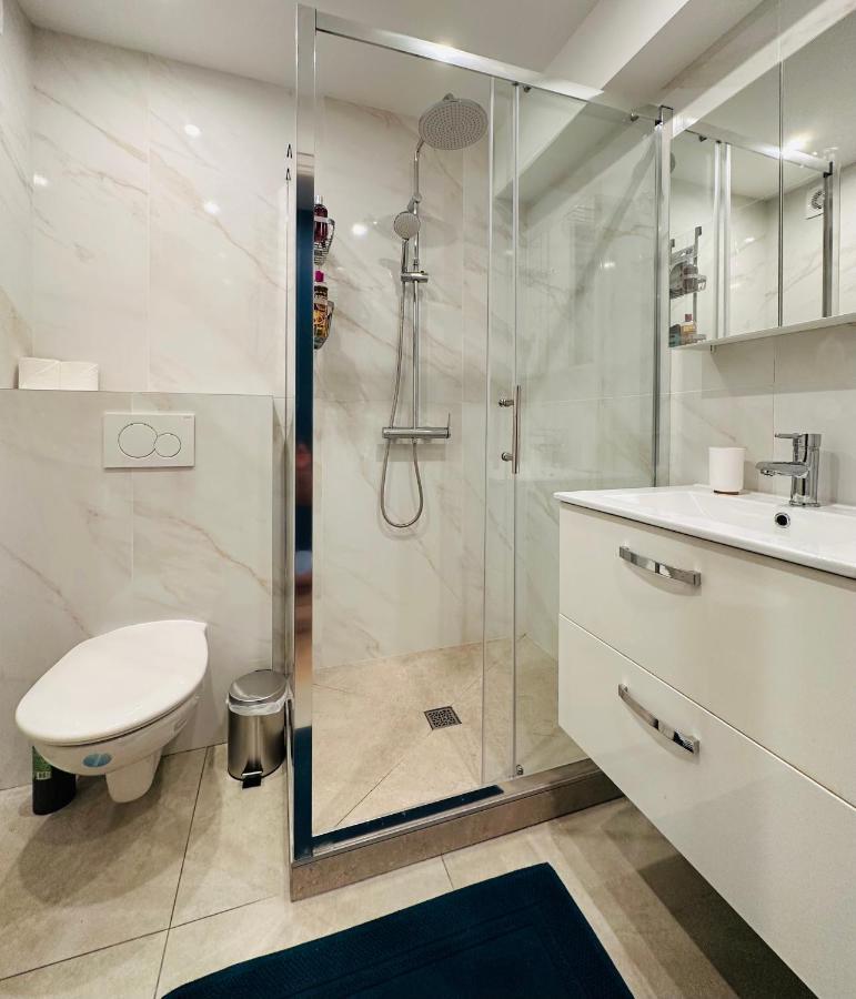 The Nice - 3 Rooms, 3Air Cond, 3Tv, 3Fans, 2 Wc, Wifi Everywhere 5Min Aeroport, Train, Beach, 1Min Tram, 15 Min Centre, Port, Parking Possible Zewnętrze zdjęcie